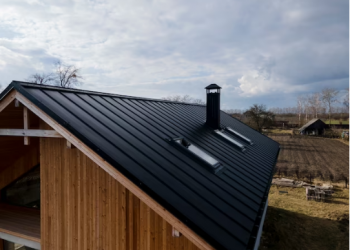 Roof Replacement in Indiana: Costs, Materials, and Contractor Selection Tips