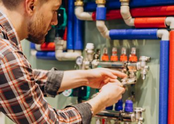 What Should Be Considered When Choosing Plumbing Services?