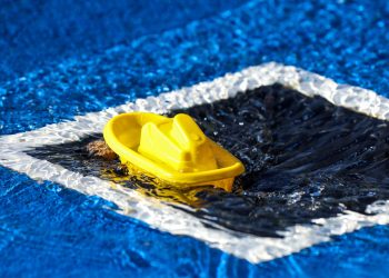 The Importance of Timely Pool Leak Repairs