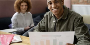 How a Fixed Index Annuity Protects and Grows Your Money