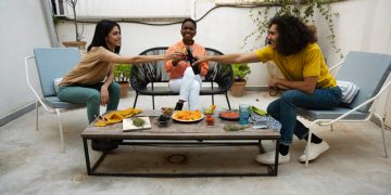 Smart Design Tips for Outdoor Kitchens and Entertainment Areas