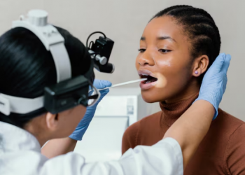 All-in-One Teeth Whitening Course: The Complete Guide to Science, Technique, and Safety