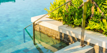 How Professional Pool Builders Handle Design and Construction